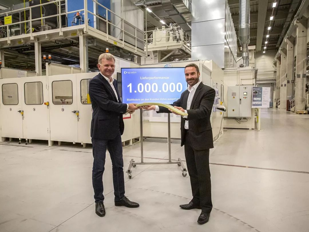 西格里碳素为福特全顺批量生产玻璃纤维复合材料纵向板簧减重50％   -3