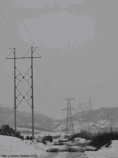 220kV复合材料门型输电杆塔挂线安装中