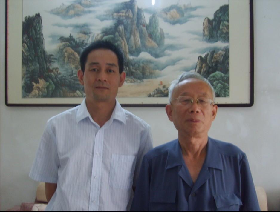100827与陈博老先生合影2.jpg