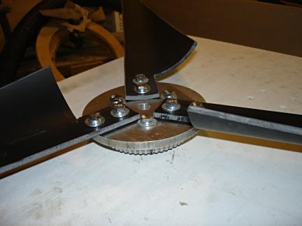 把叶片安装到轮毂上