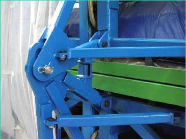 old style mold closing hinge.jpg.jpg