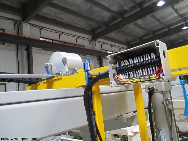 黄色框架使用碳纤维材料