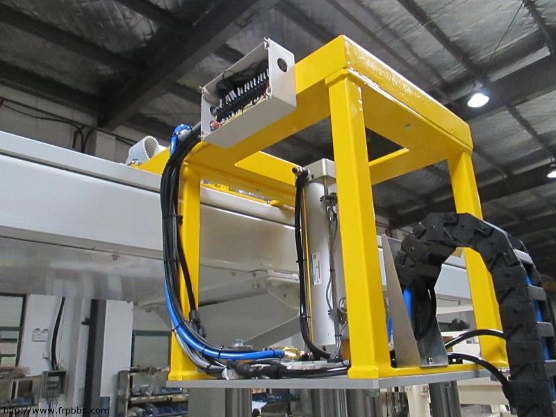 黄色框架使用碳纤维材料