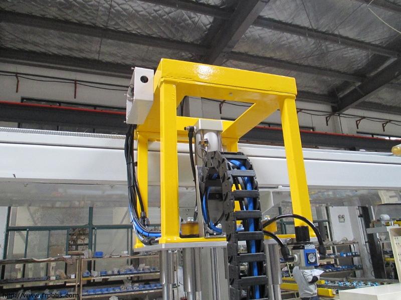 黄色框架使用碳纤维材料