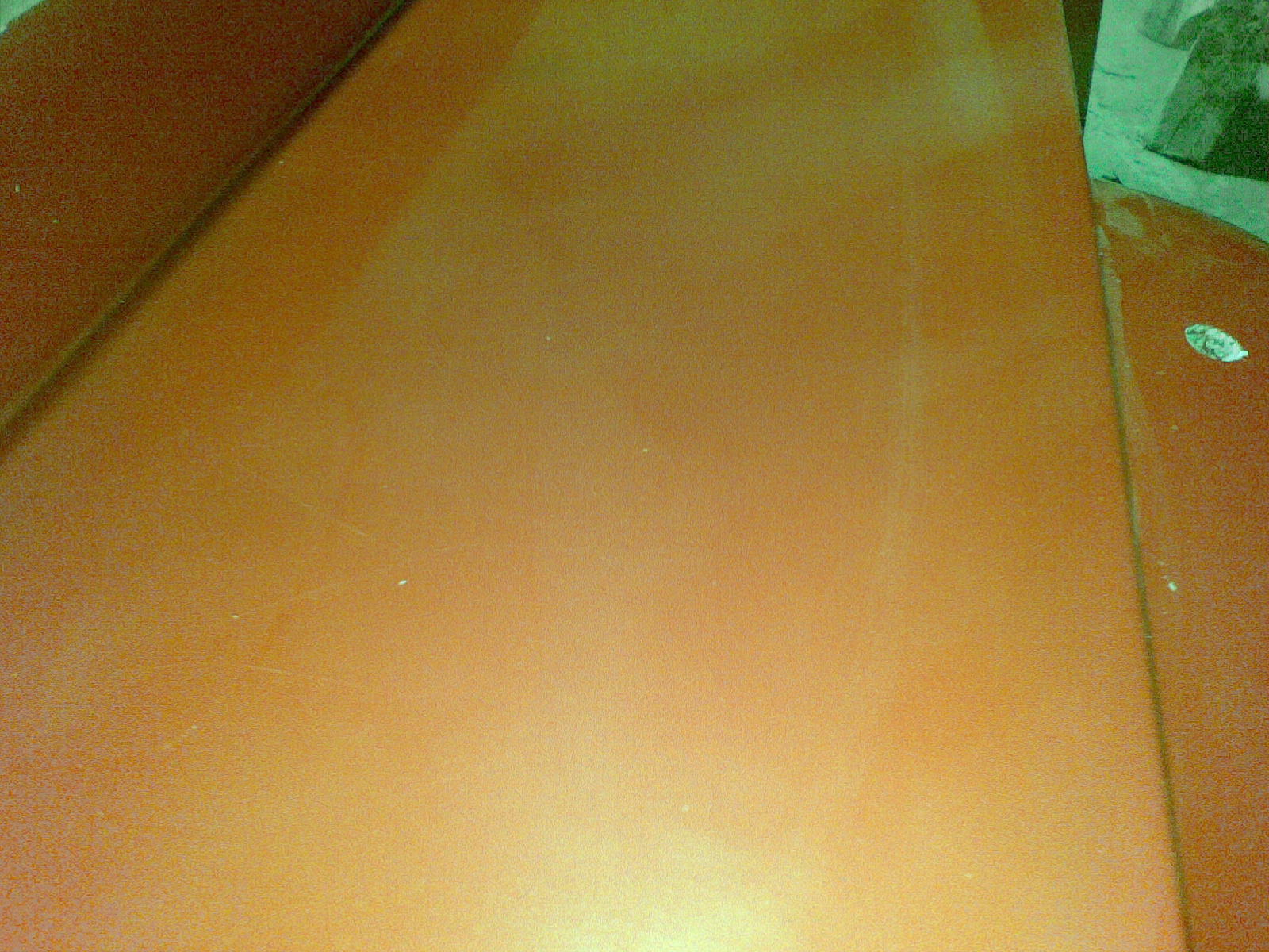 "鸡皮疙瘩"明显处.需要反光才看的出来.手机拍不出来....