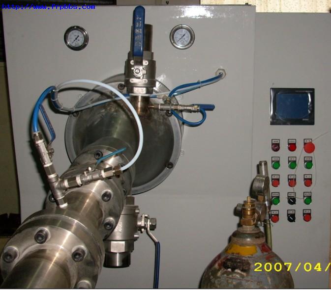 加工中的真空浇注机