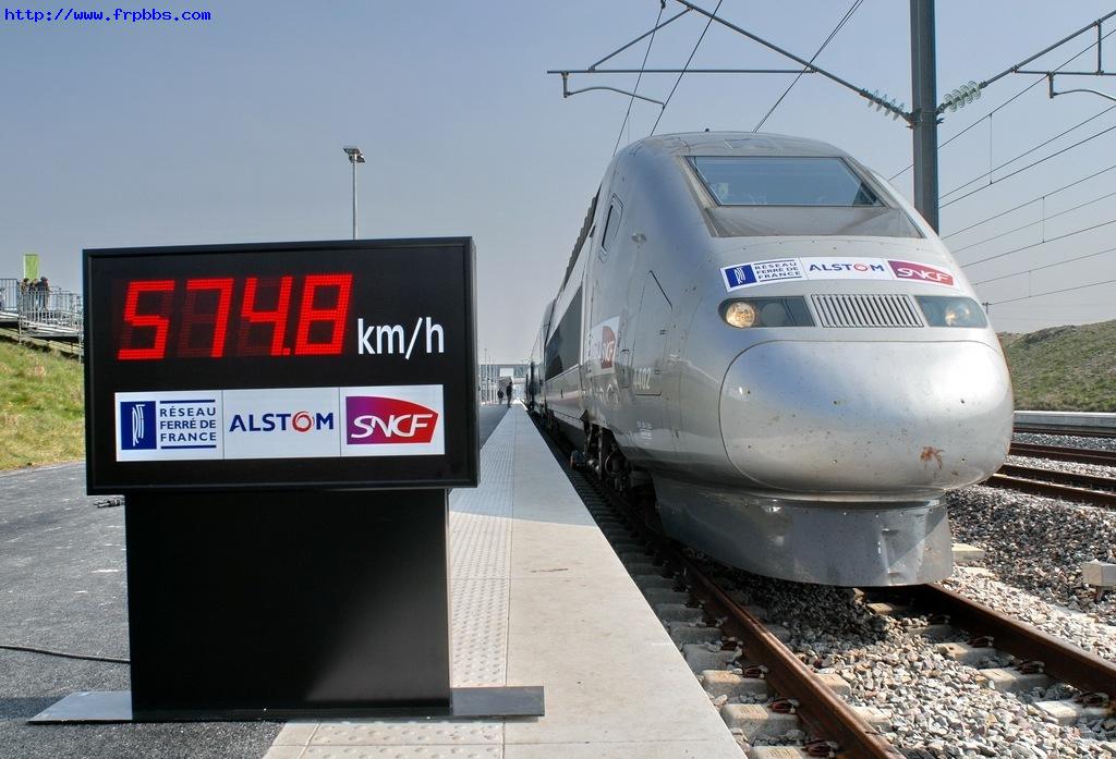 摄影: Jean-Marc Frybourg, Nicolas Claeyssen