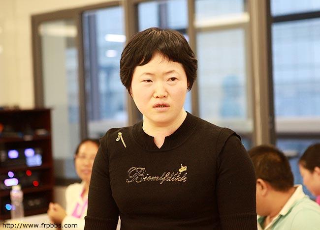 副总刘瑞云发表感言，再次感谢大家的辛勤和努力