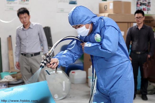 固瑞克FRP设备：胶衣喷涂系统