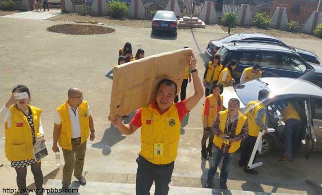 博皓董事长参与狮子会河源五所图书室的捐赠挂牌仪式