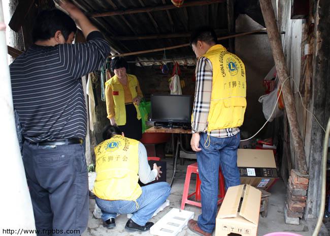 广州博皓参与化龙助学活动捐助优秀学生新电脑-3